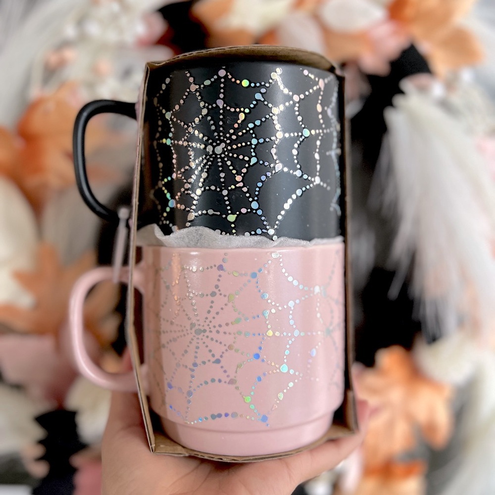 LAST ONE✨NEW🕸️Cobwebs and Cauldrons Iridescent Spiderweb Stackable Mug Set💖